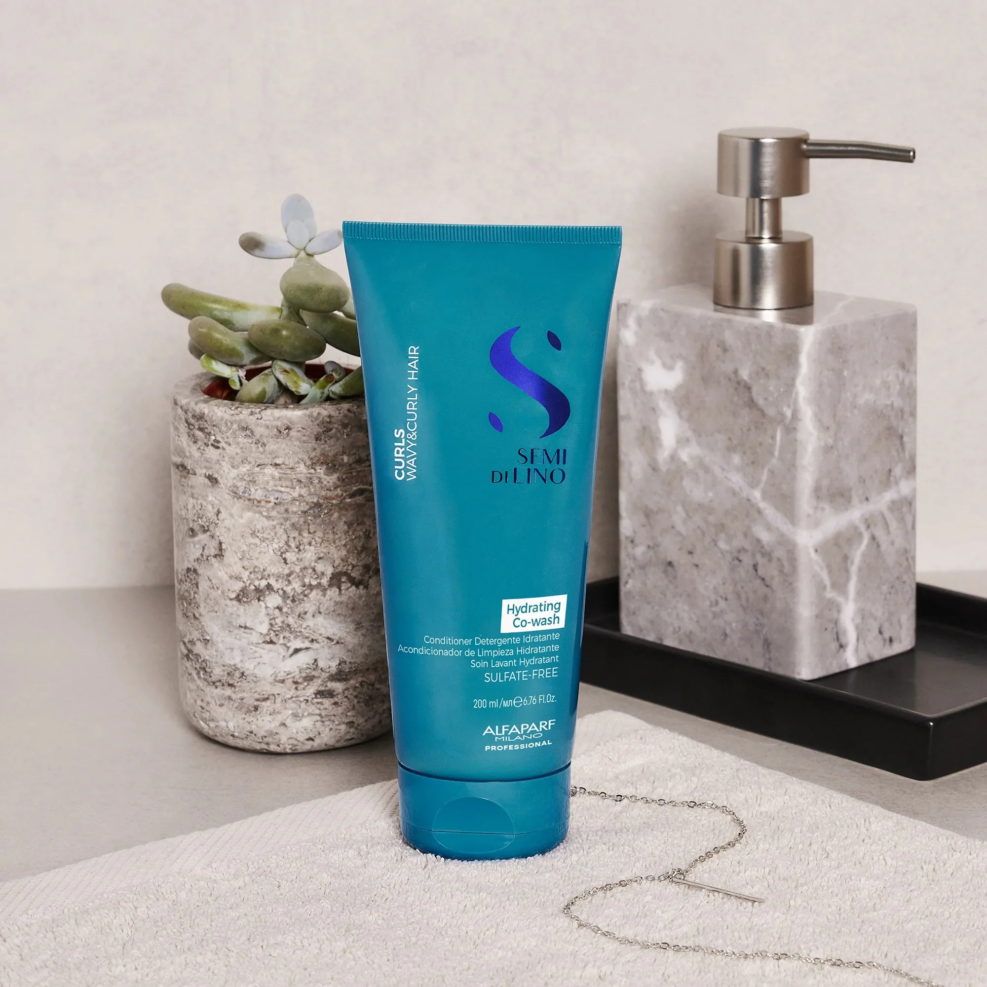 Curls Hydrating Sulfate Free Co-Wash - Image 3